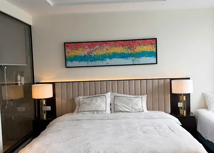C- Realhome Apartment *